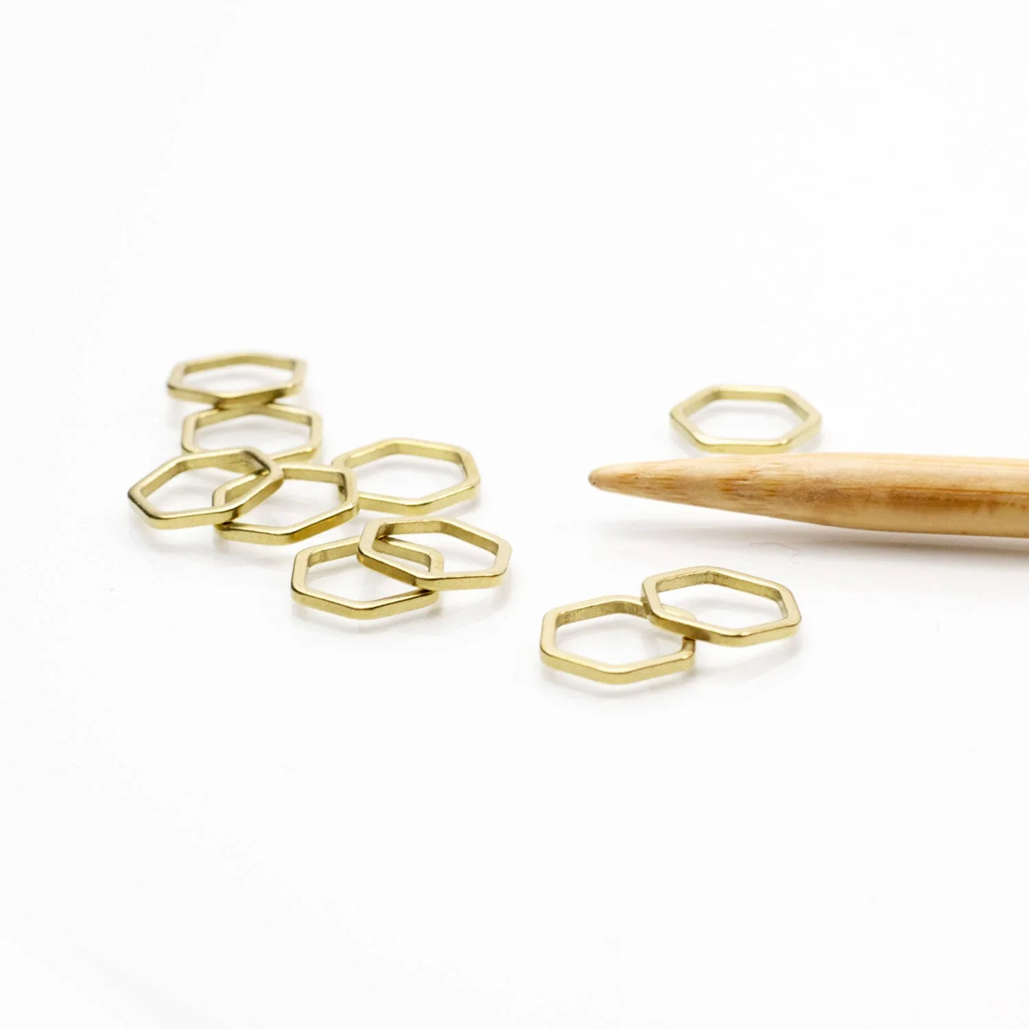 Honeycomb Simple Stitch Markers - Image 4