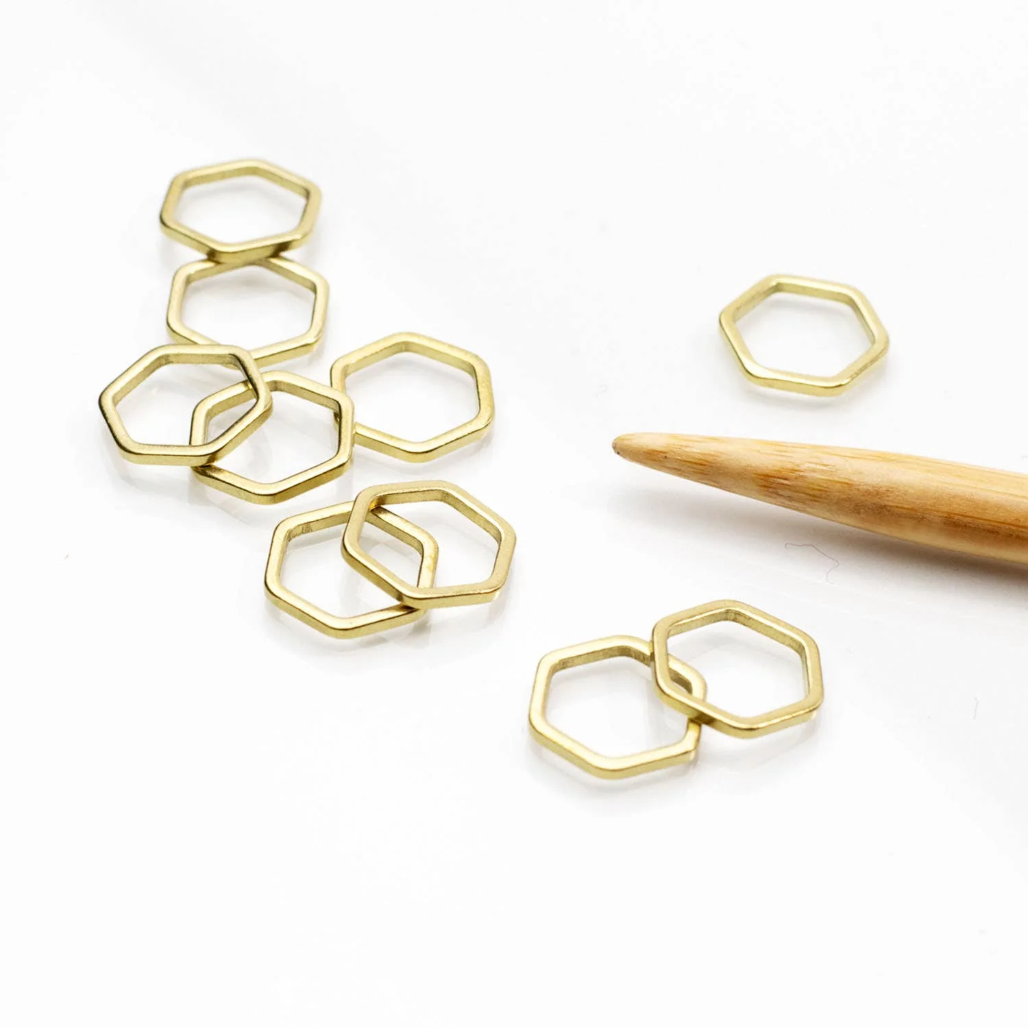 Honeycomb Simple Stitch Markers - Image 5