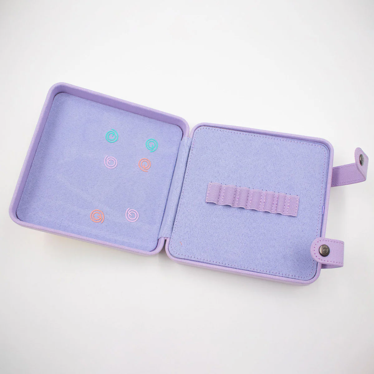 Hook & Needle Stitch Case - Image 4