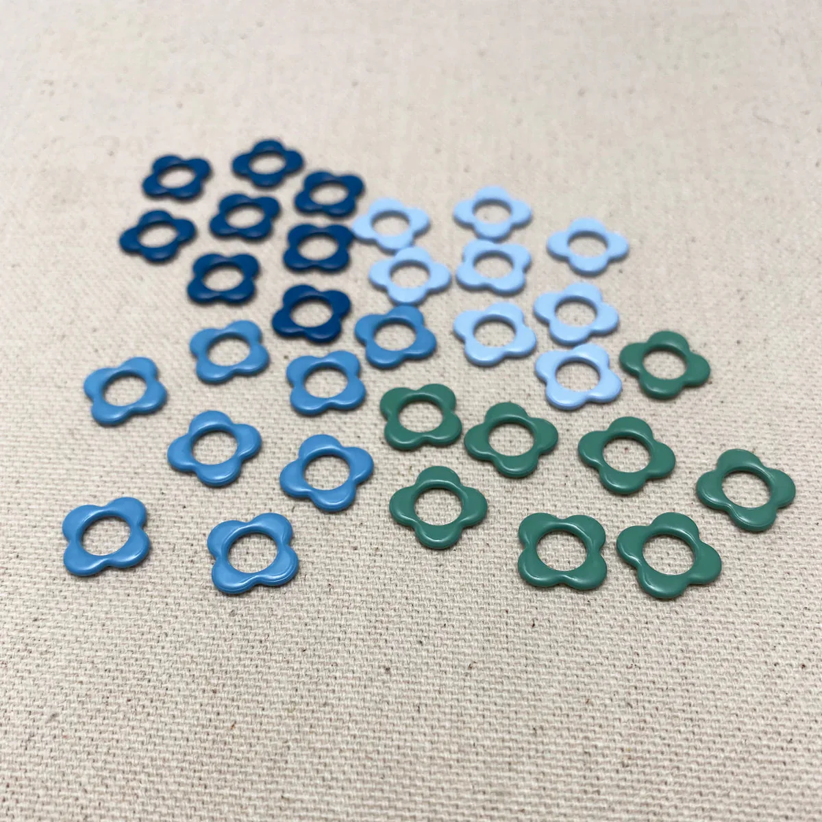 Small Flower Stitch Markers - Image 3