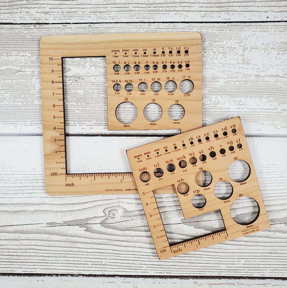Universal Knitting Needle & Crochet Hook Gauge - Image 4